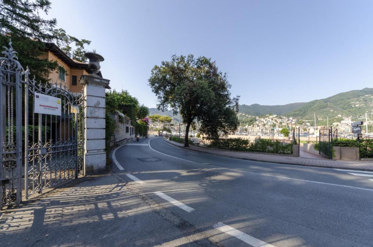Joivy Apt With Amazing Sea View And Patio, Next To Port Of Rapallo Exterior photo
